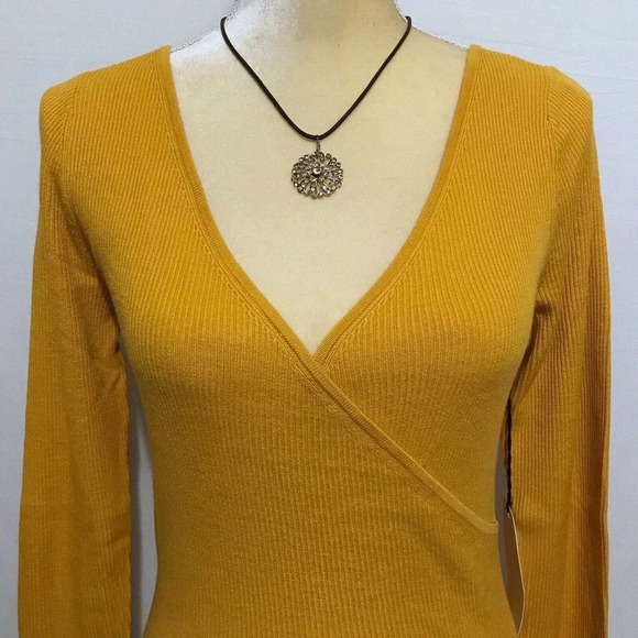 Leith NWT V-Neck Sweater for Women Size M - Picture 2 of 8